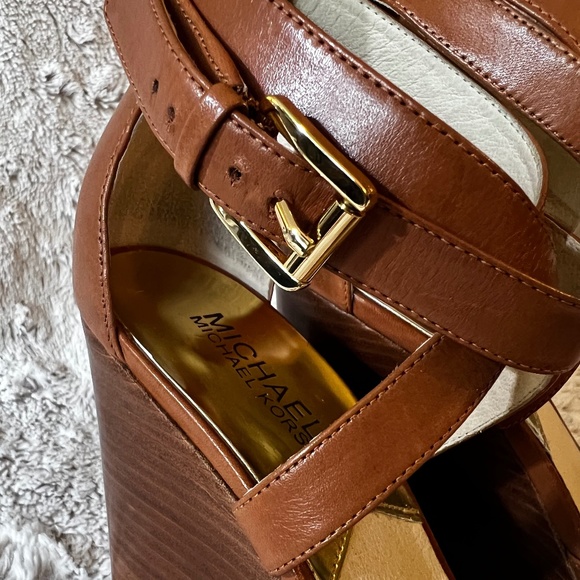 EUC [Michael Kors] Strappy Brown Leather Platform Peep Toe Wedges High Heels | 8 - Picture 8 of 11